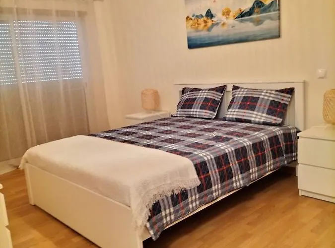 T2 Infante Moderno Wi-Fi Garagem 50 M Praia